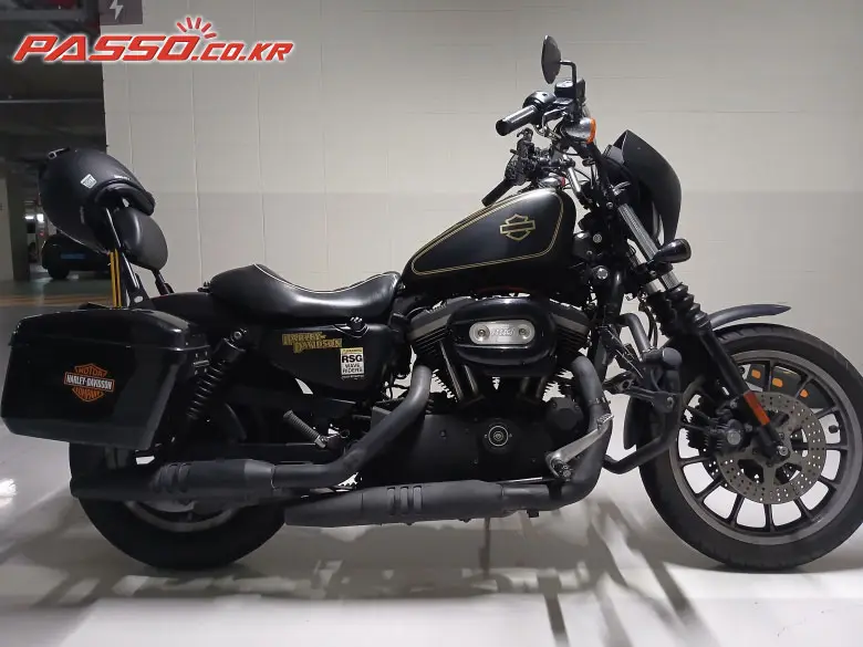 Harley-Davidson 883 R