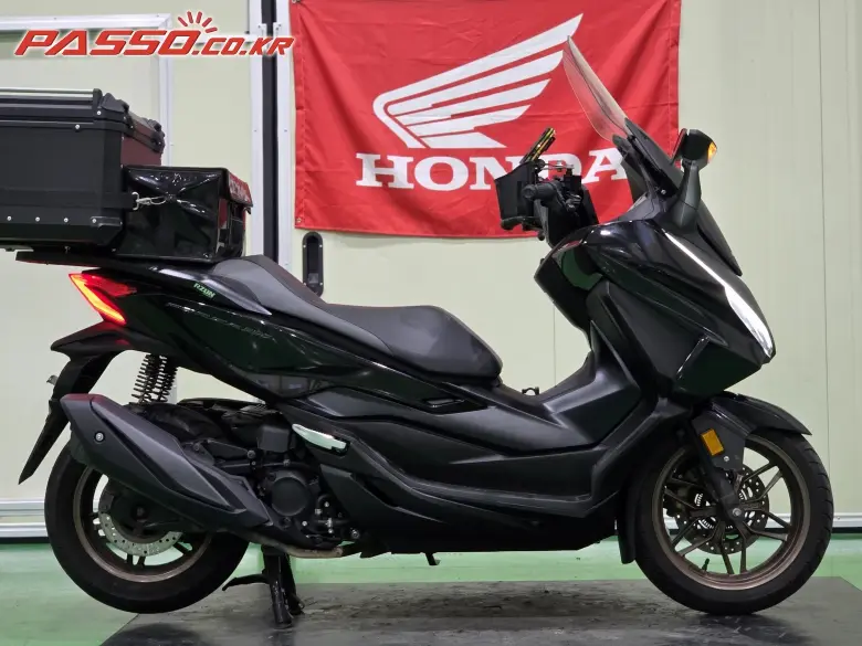 Honda Forza 350