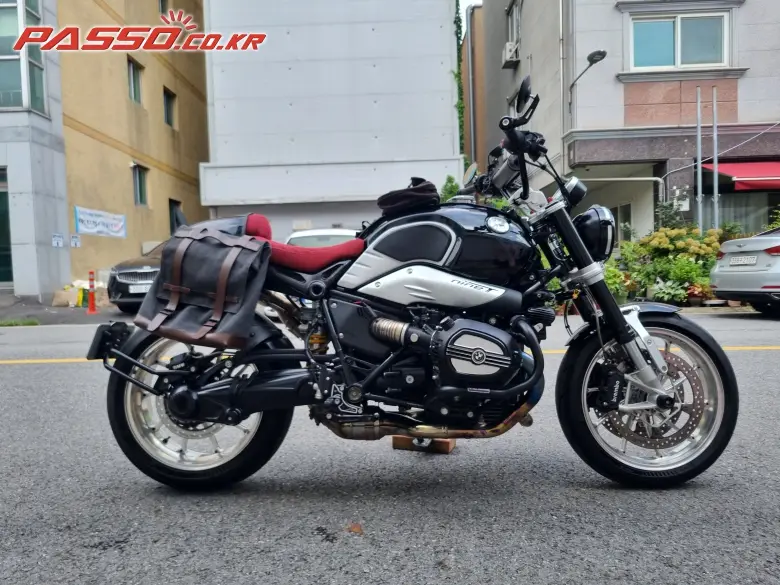BMW R Nine T