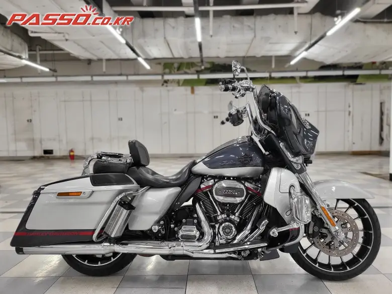 Harley-Davidson CVO Street Glide
