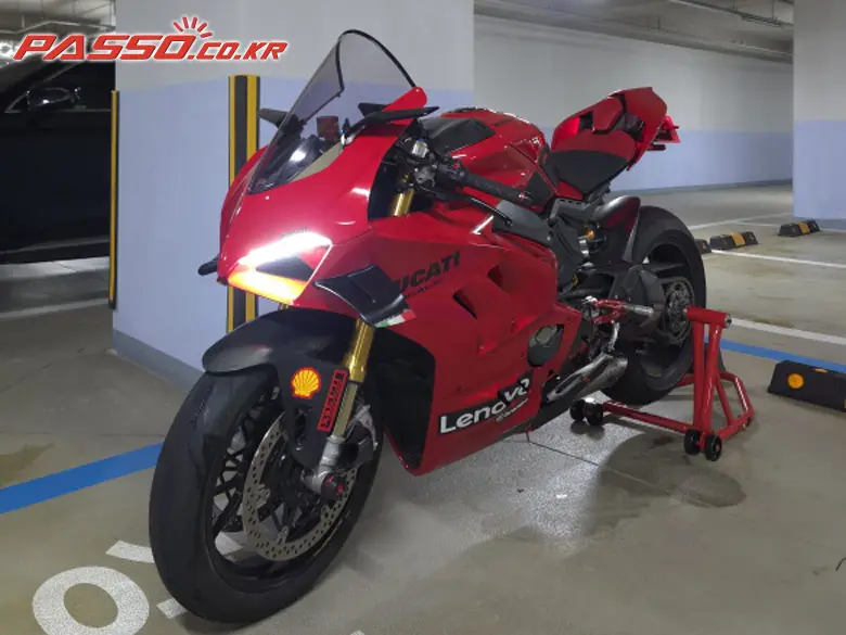 Ducati Panigale V4 S