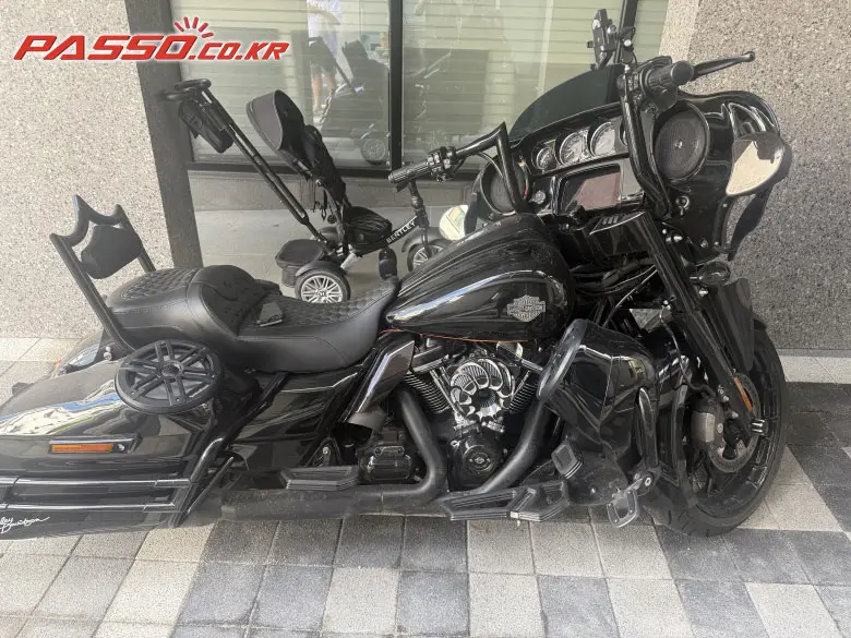 Harley-Davidson Street Glide Special