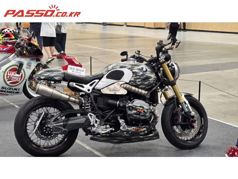 BMW R Nine T