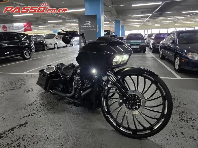 Harley-Davidson Road Glide Custom