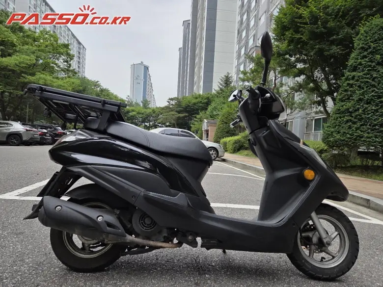 DNA Motors / Daelim VF 100 F