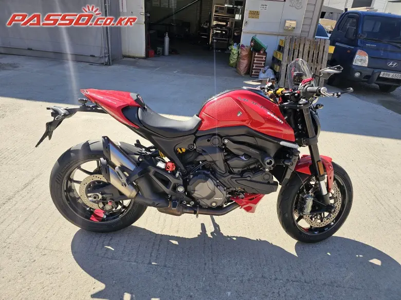 Ducati Monster 937