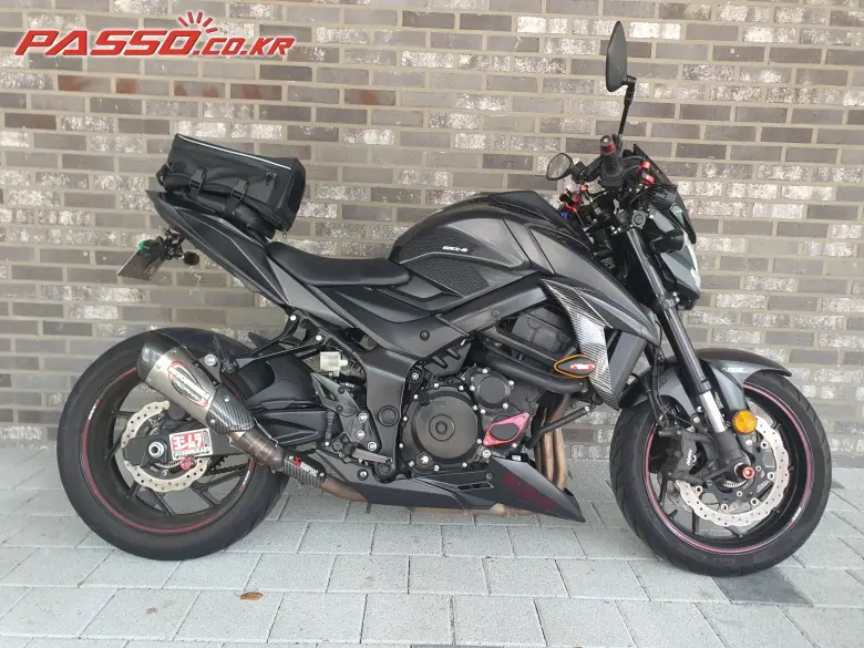 Suzuki GSX S 750