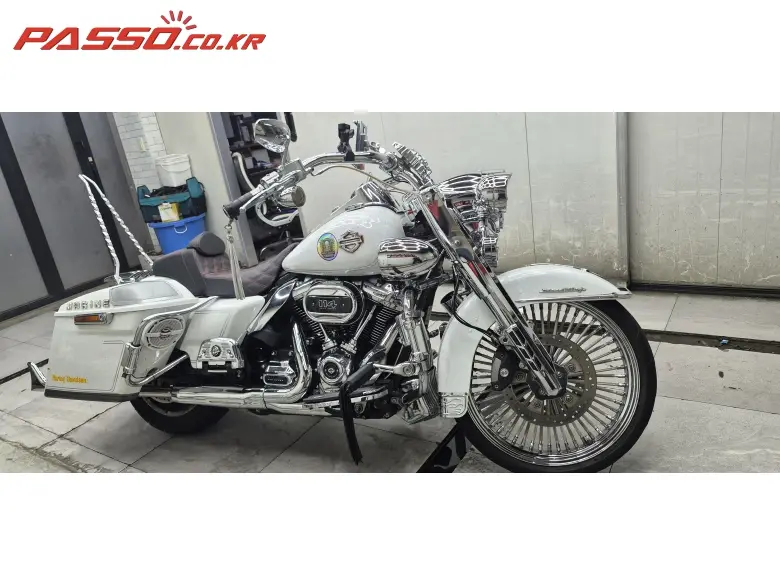 Harley-Davidson Road King Custom