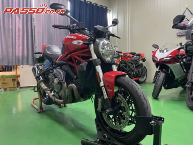 Ducati Monster 821