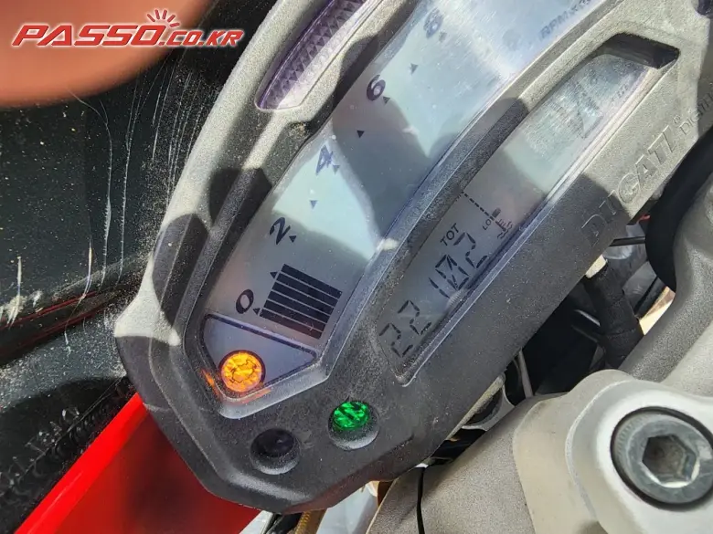 Ducati Monster 1100 EVO