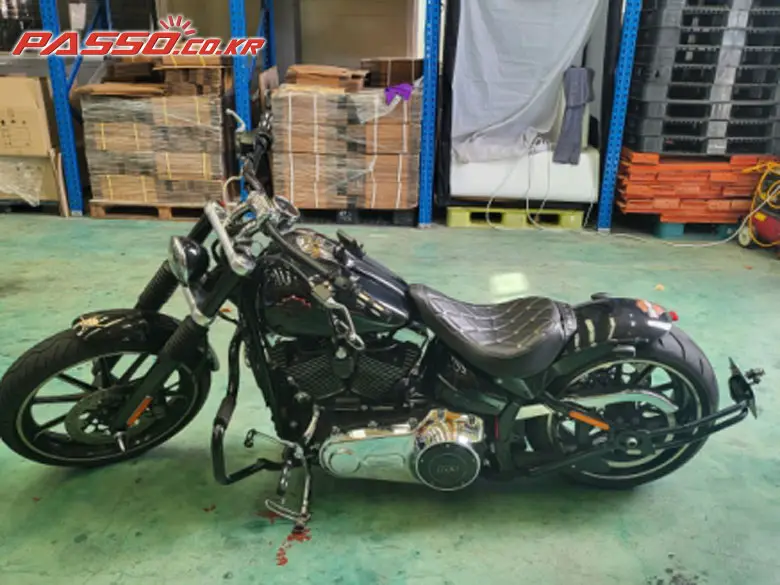 Harley-Davidson Breakout