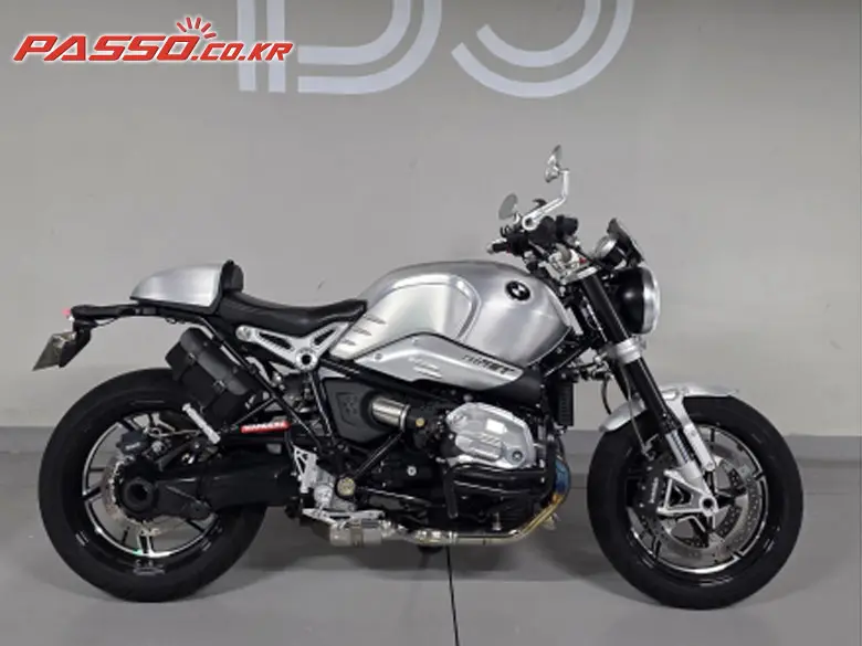 BMW R Nine T