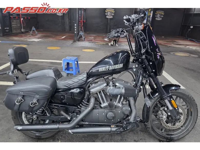 Harley-Davidson Roadster 1200
