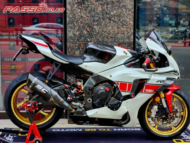 Yamaha YZF R1