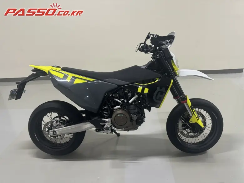 Husqvarna 701 Supermoto