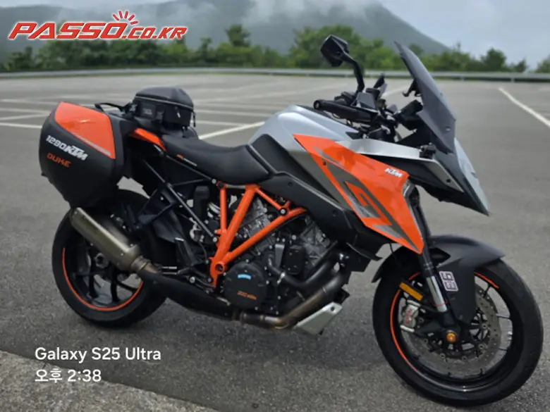 KTM 1290 Super Duke GT