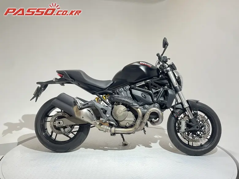 Ducati Monster 821