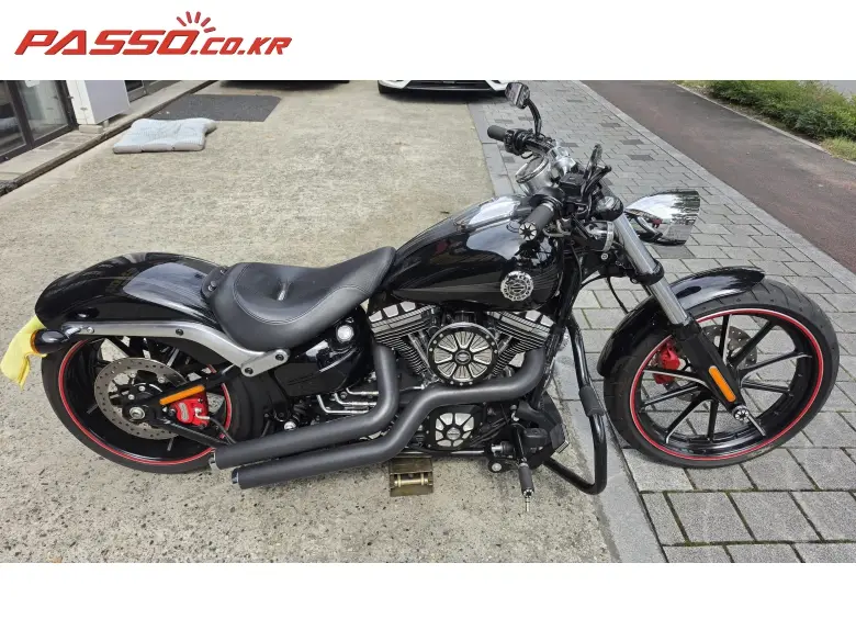 Harley-Davidson Breakout