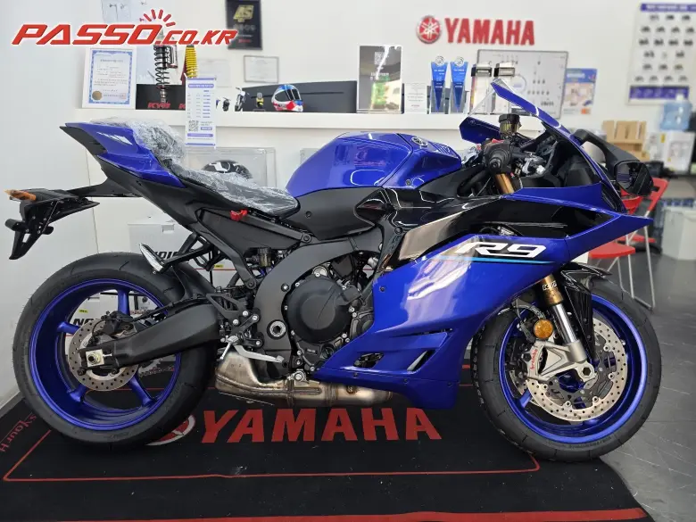 Yamaha YZF R9