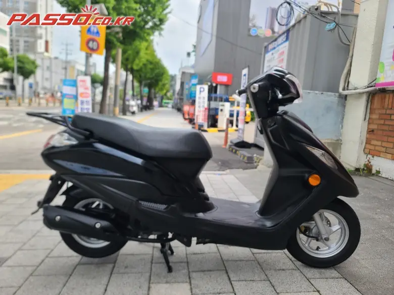 DNA Motors / Daelim VF 125 F