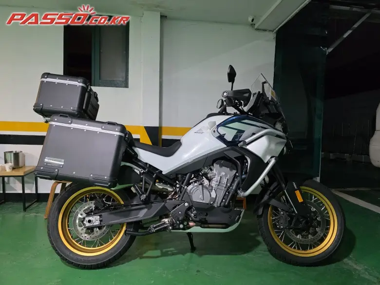 CFMoto 800 MT Ikseupeulroreo