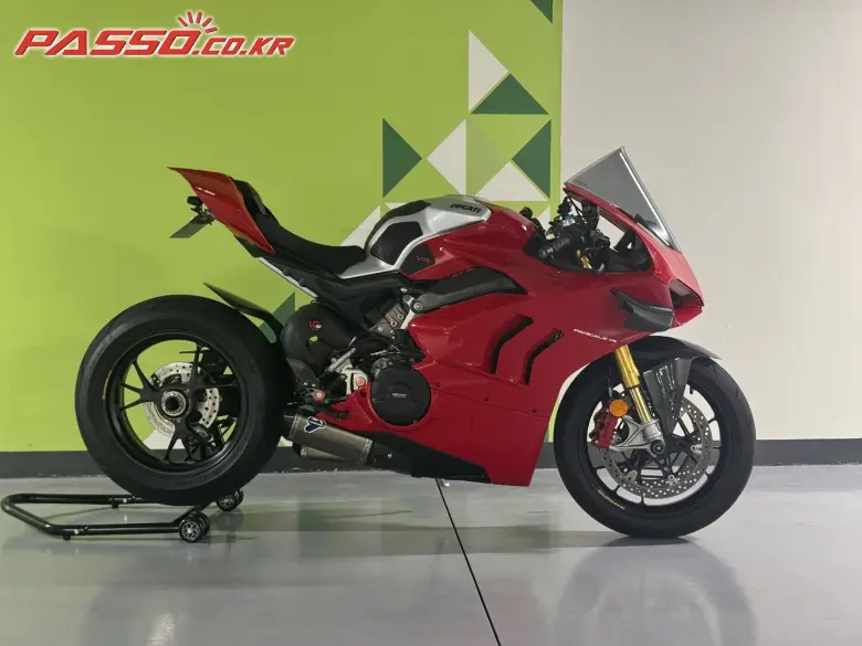 Ducati Panigale V4 S
