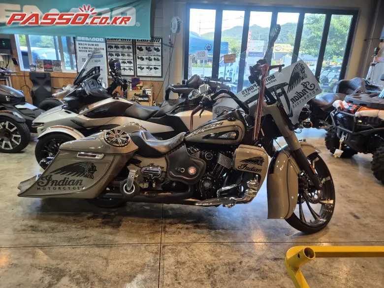 Indian Motorcycle Springfield Dark Horse