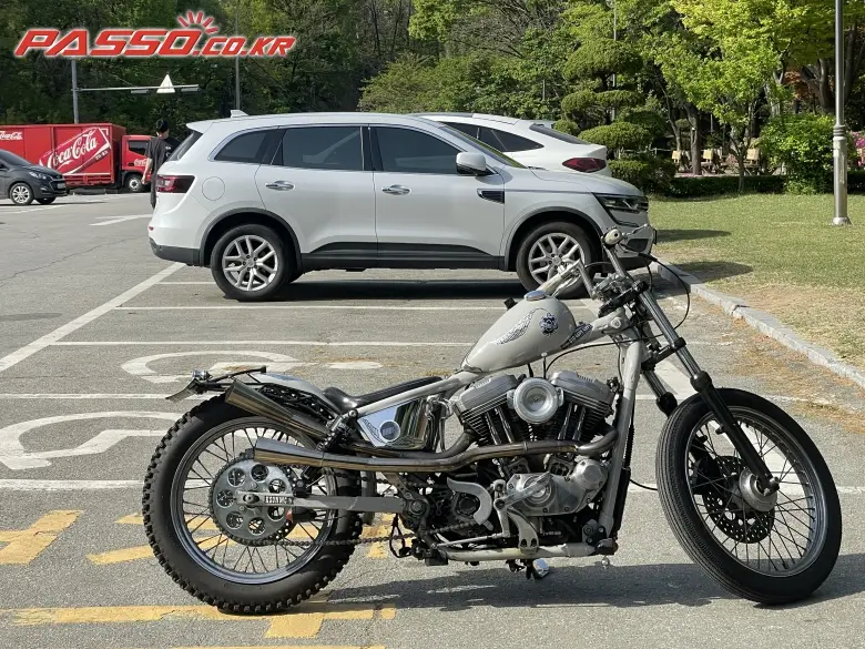 Harley-Davidson 883 Custom
