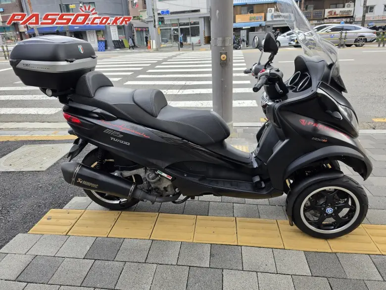 Piaggio MP3 500