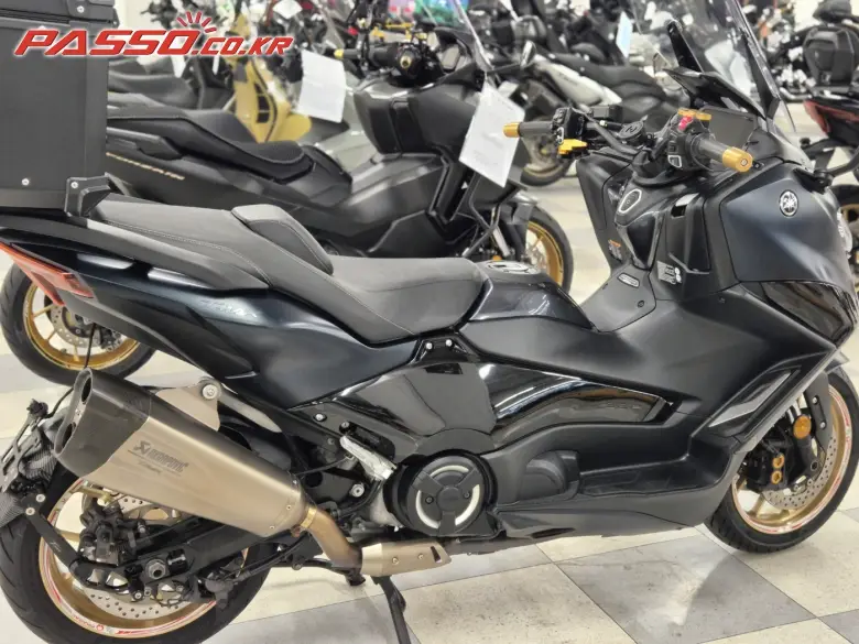 Yamaha TMAX 560