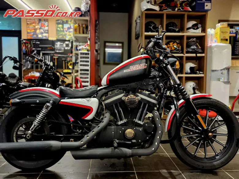 Harley-Davidson 883