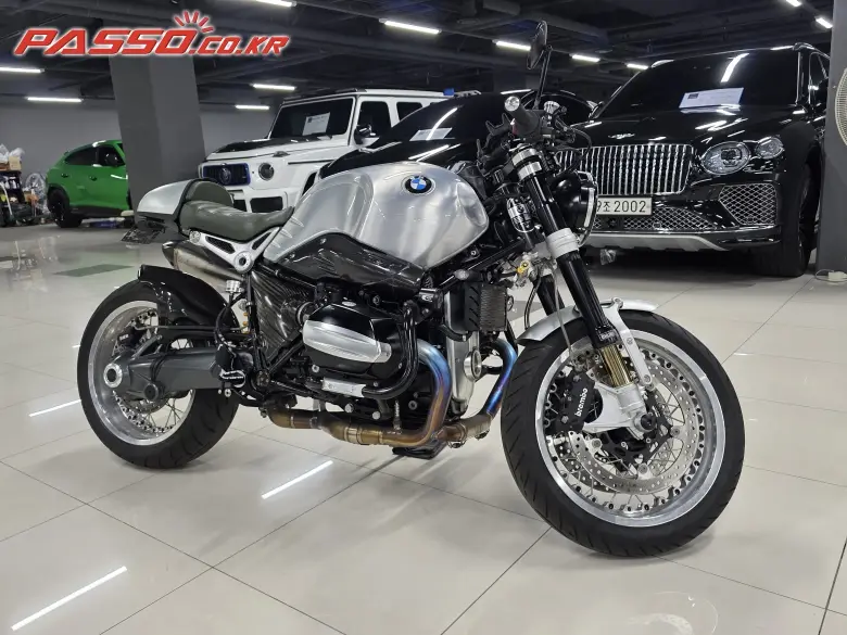 BMW R Nine T