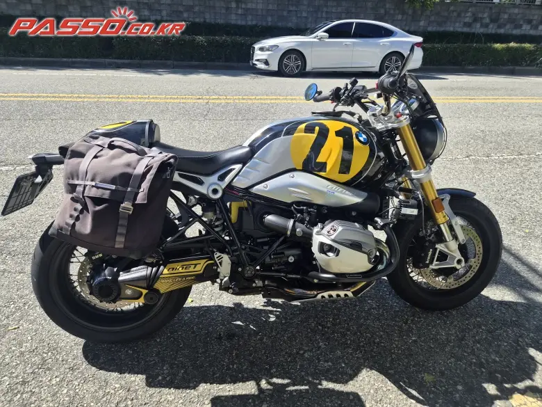 BMW R Nine T