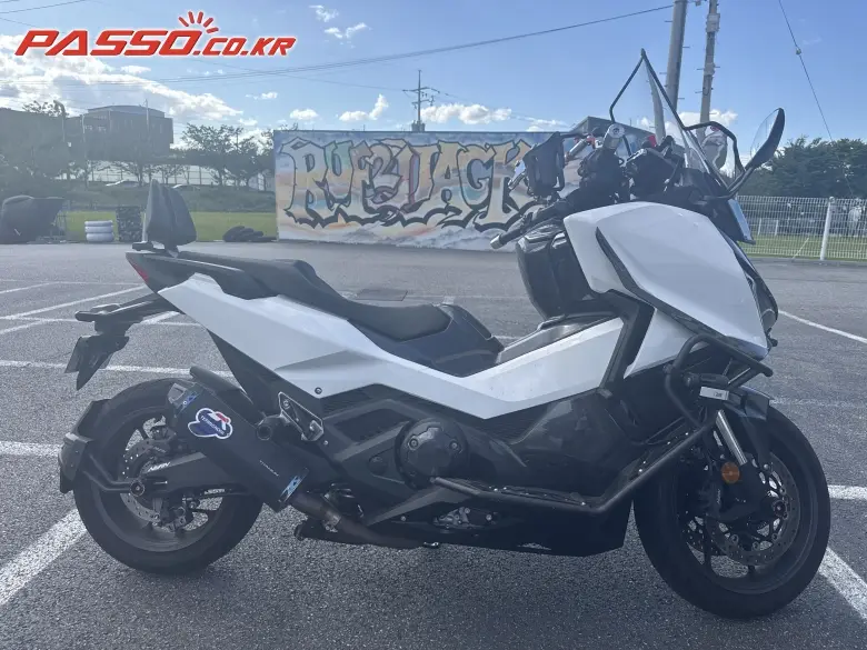 Honda Forza 750
