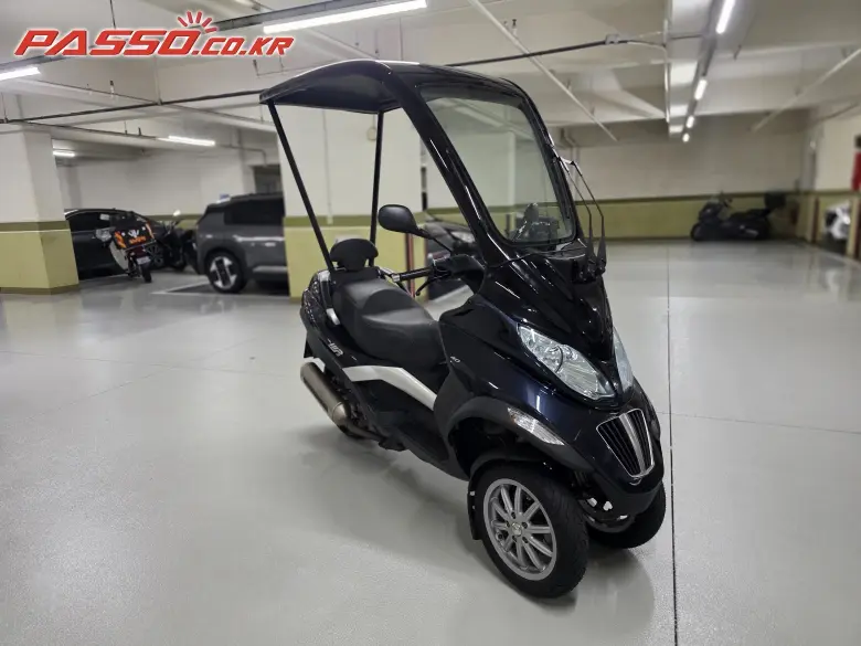 Piaggio MP3 400