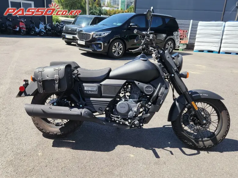UM Motorcycles Renegade Komando 125