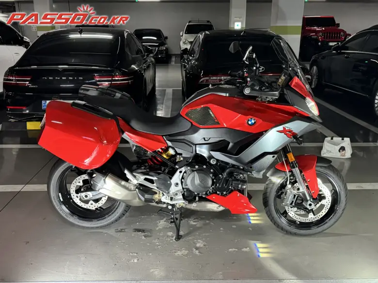 BMW F 900 XR