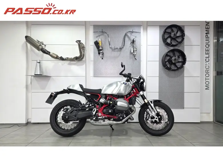 BMW R 12 Nine T