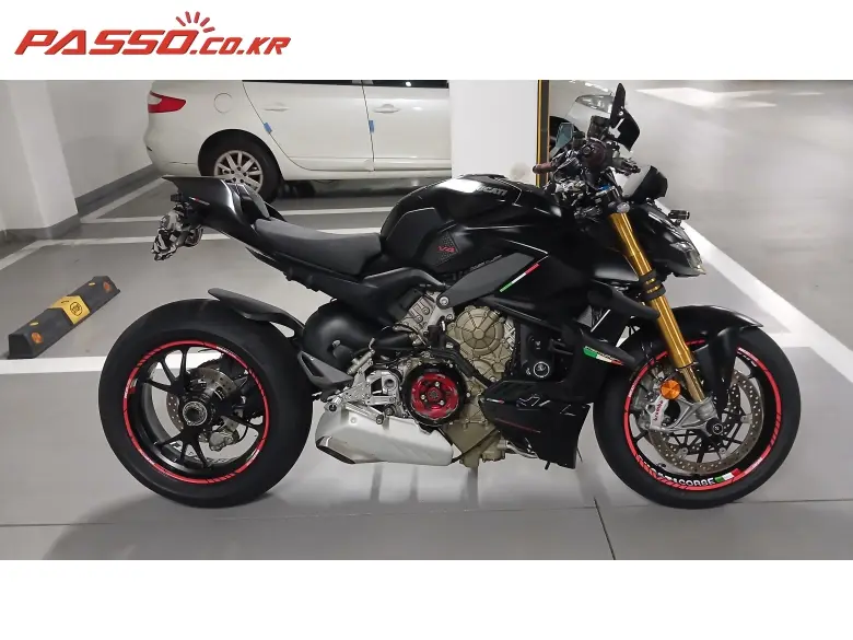 Ducati Streetfighter V4 S