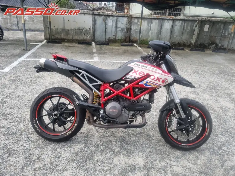 Ducati Hypermotard 796