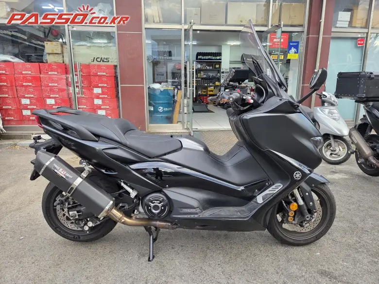 Yamaha TMAX 560