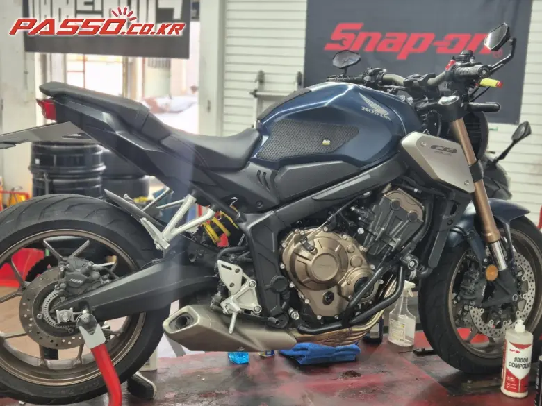 Honda CB 650 R ABS