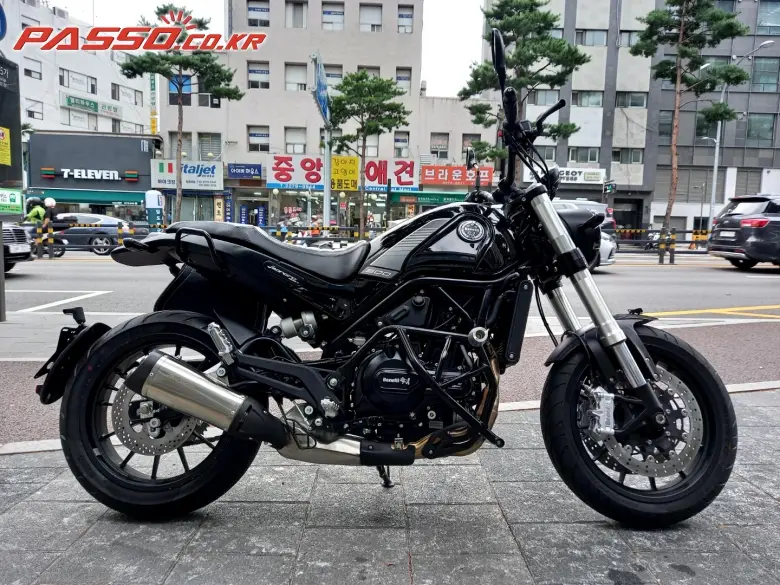 Benelli Leoncino 500