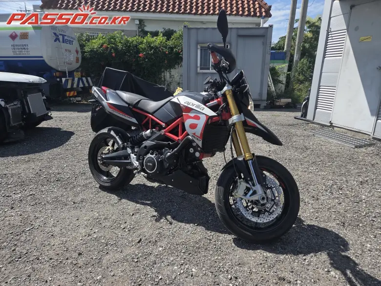 Aprilia Dorsoduro 900