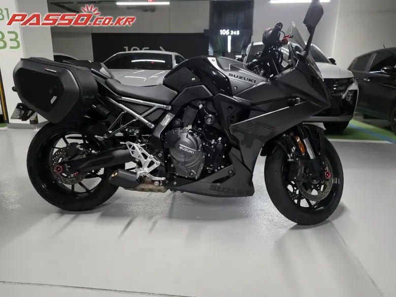 Suzuki GSX 8 R
