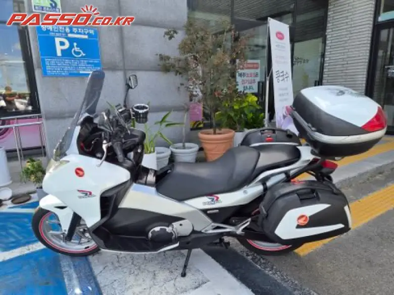 Honda Integra 700