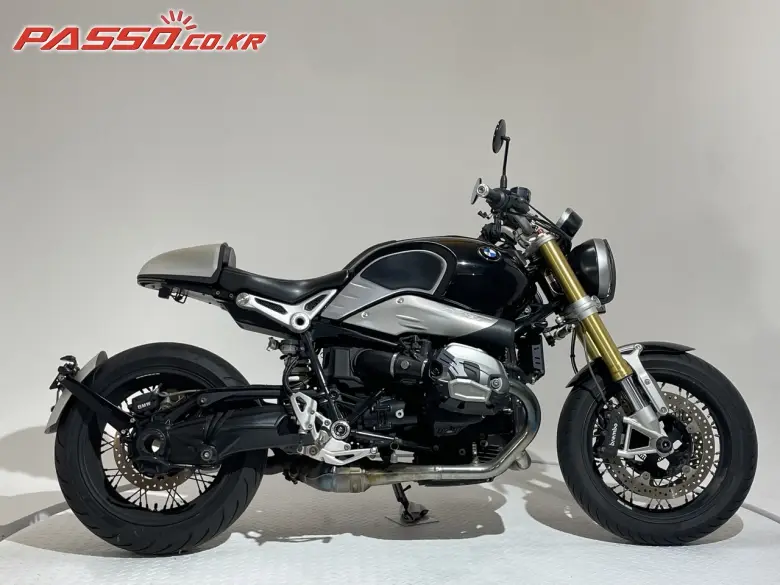 BMW R Nine T