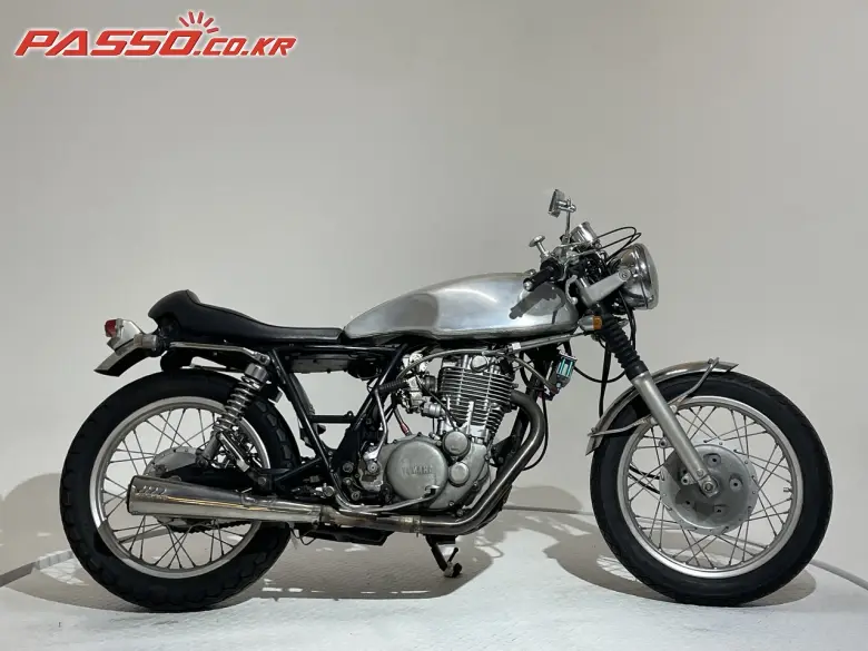 Yamaha SR 400