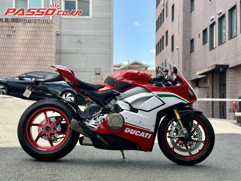 Ducati Panigale V4 Speciale