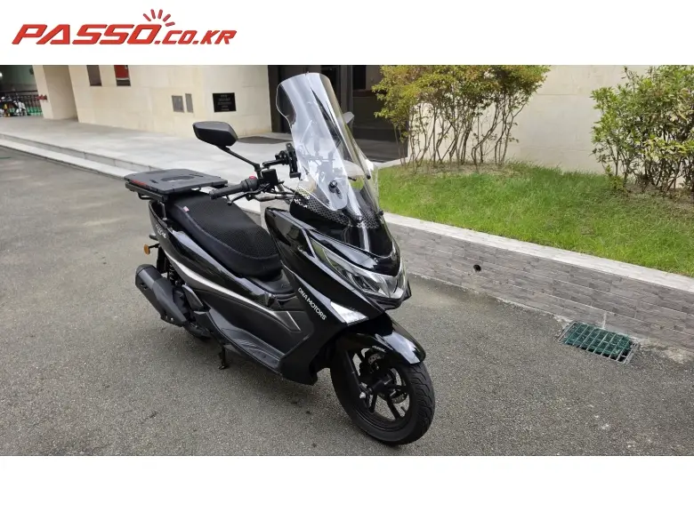 DNA Motors / Daelim UHR 150